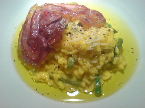 risotto-alla-milanese-med-tryffel-och-brackt-prosciutto