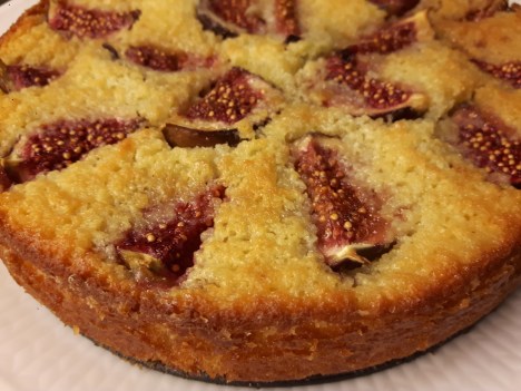 Ricottakaka med färska fikon